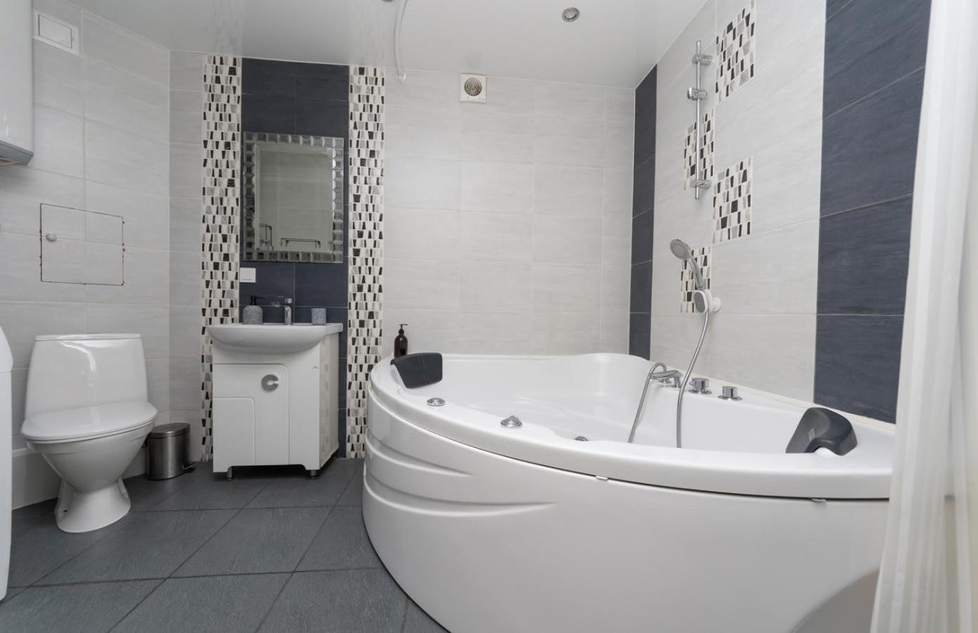 Апартаменты Flat24 On Lesi Ukrainki 3 Киев Экстерьер фото